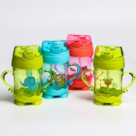 Купить поильник с силиконовой трубочкой, 220 мл, цвет микс 2793124 в интернет-магазине Мир детства. Доставка по всей России. Звоните и заказывайте: 8 (4942) 54-44-01 Поильник с силиконовой трубочкой, 220 мл, цвет МИКС 2793124 купить в Интернет-магазине Мир детства Кострома