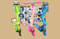 Самокат 3-х колёсный со светящимися колесами купить в Интернет-магазине Мир детства Кострома