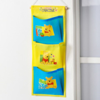 Купить кармашки вертикальные настенные на 3 отделения "наше счастье", медвежонок винни в интернет-магазине Мир детства. Доставка по всей России. Звоните и заказывайте: 8 (4942) 54-44-01 Кармашки вертикальные настенные на 3 отделения "Наше счастье", Медвежонок Винни купить в Интернет-магазине Мир детства Кострома